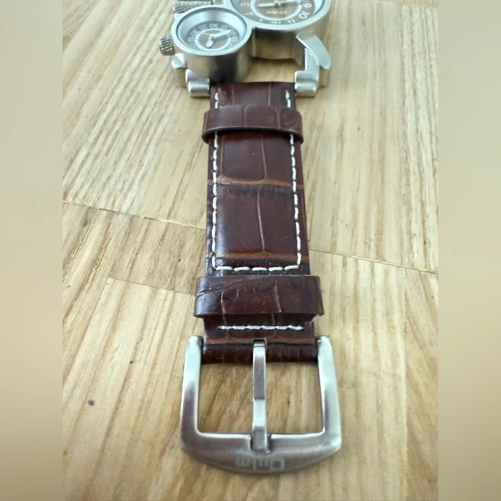 Oulm mens oversized military watch with three movement design